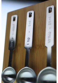 Coffret Nikka Pure Malt Spice Rack 11 Coffret Nikka Pure Malt Spice Rack -Kerry Wines Magasin whisky coffret nikka pure malt spice rack 3